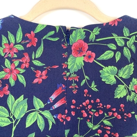 NWT J. McLaughlin Layne Top in Amelia Floral Navy - Picture 7 of 10